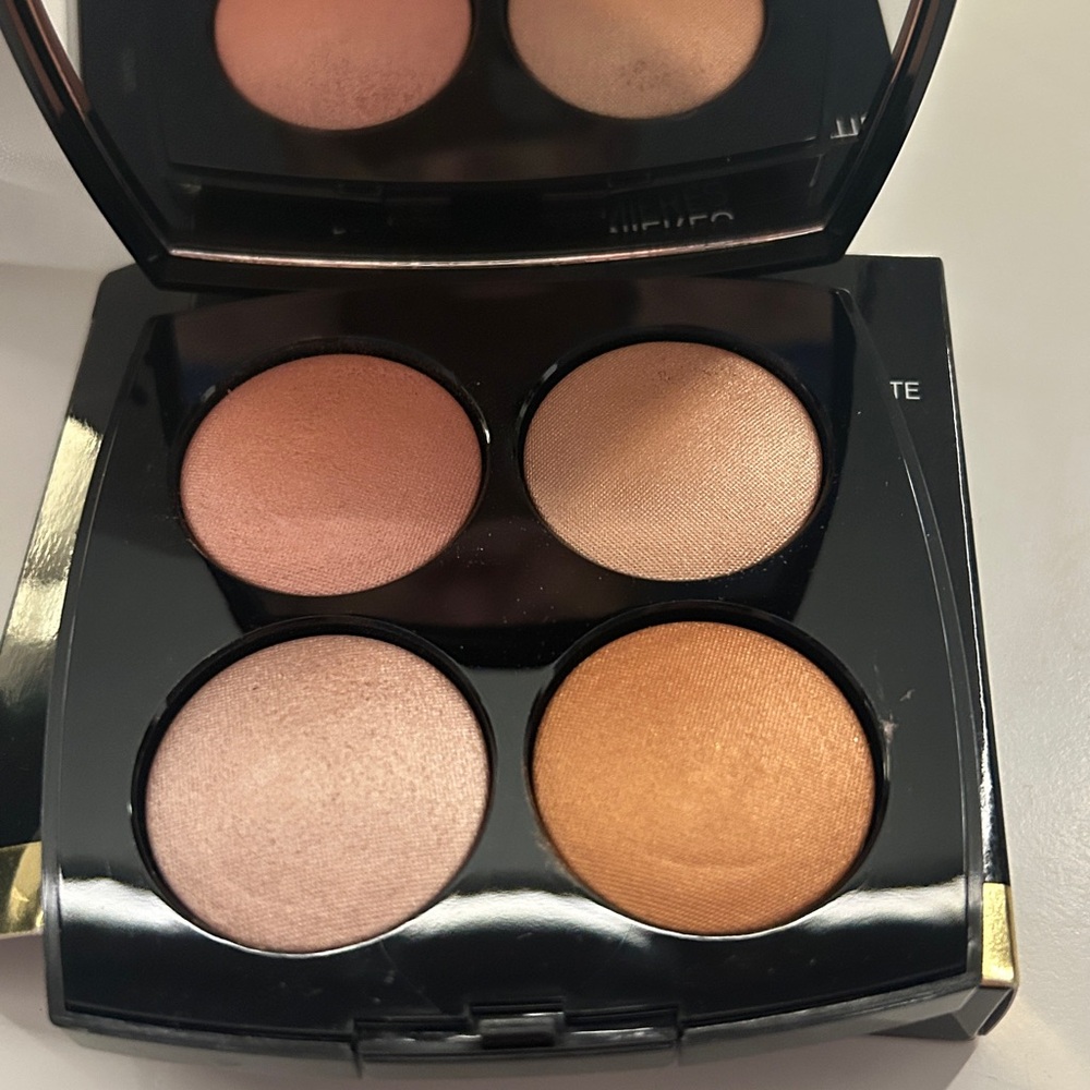 CHANEL Jeux de Lumiere Eyeshadow Palette - Pink, Gold, Cream - Picture 2 of 3